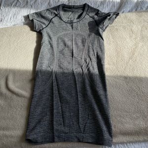 Lululemon Swiftly tech shirt